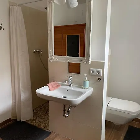 Little Διαμέρισμα *